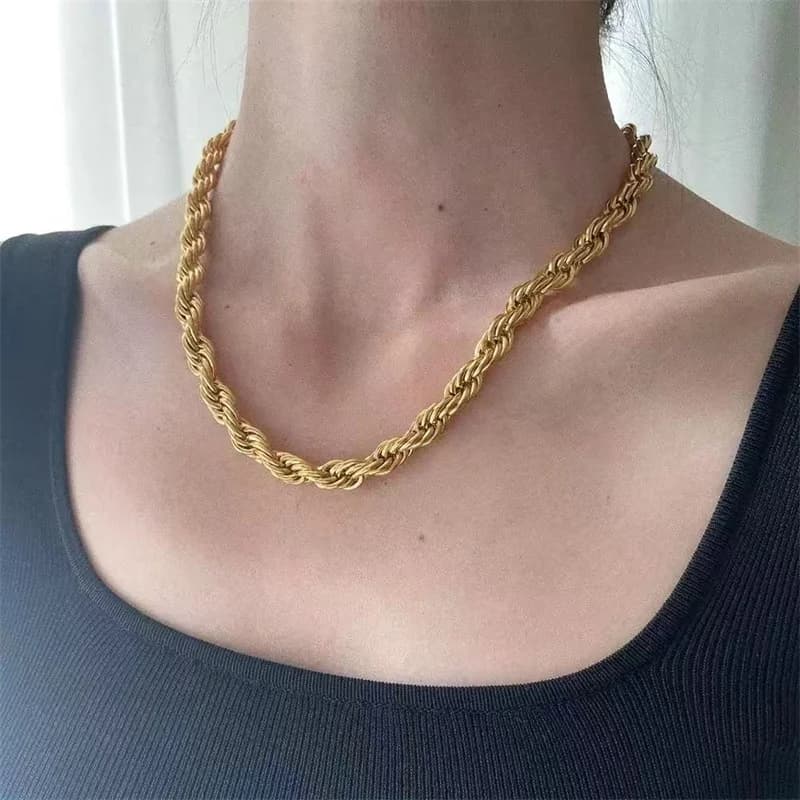 Колие тип огърлица с усукана верига, позлатено