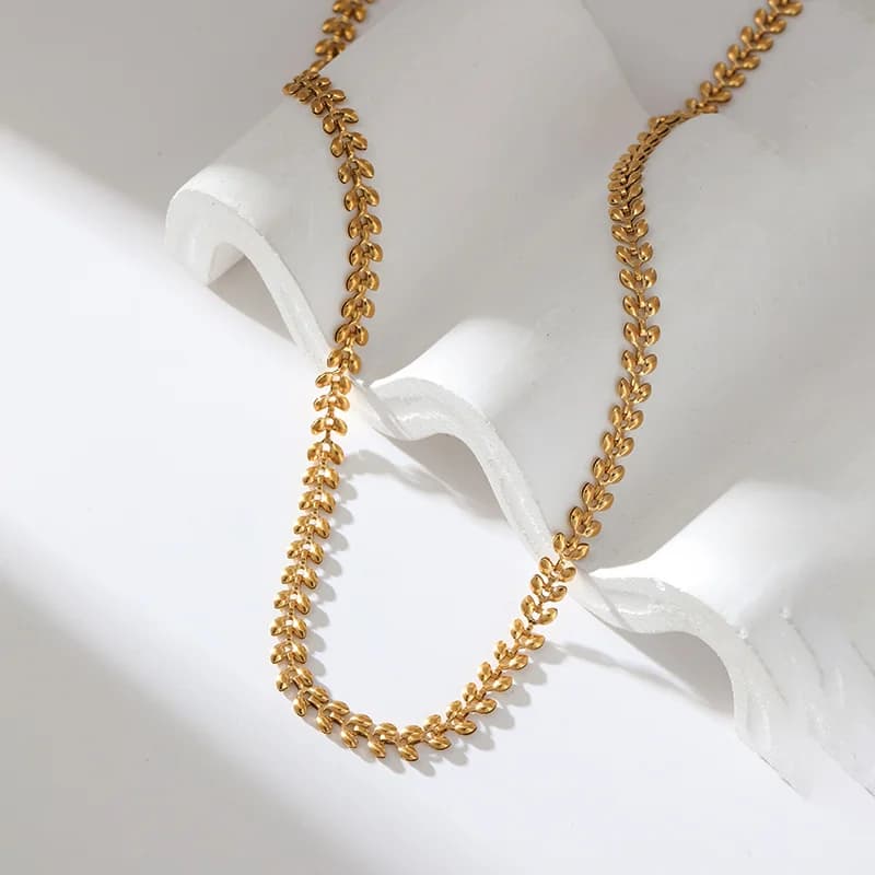 Ожерелие с пшенична верига, текстура с 18K позлата